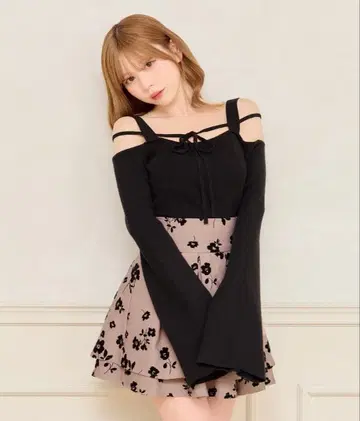 벨 슬리브 니트탑