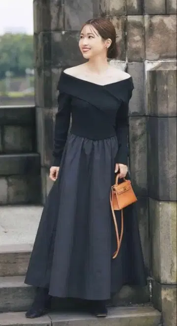 택 포함 새상품 도킹 오프숄더 원피스