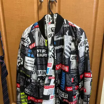 그래픽 프린트 봄버 자켓