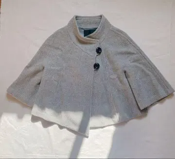 언타이틀 스탠드 카라 A라인 그레이 케이프형 숏코트 소매 있음