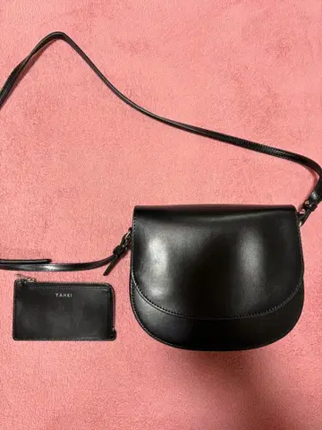 YAHKI 블랙 숄더백 케이스 포함