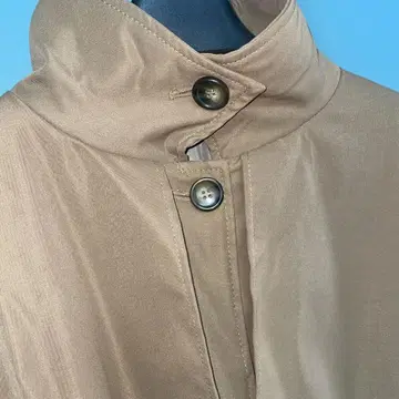 베이지 허리 벨트 포함 롱 코트