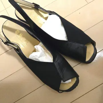 [키쿠치의 신발] 블랙 펌프스 힐 있음 박스 있음