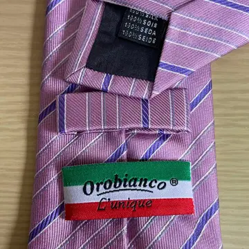 오로비안코 넥타이