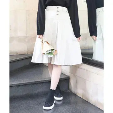 핀트 데님 플리츠 사다리꼴 스커트