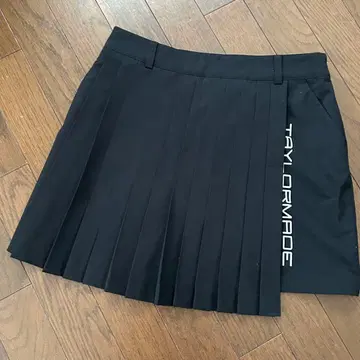 TAYLORMADE 블랙 플리츠 스커트