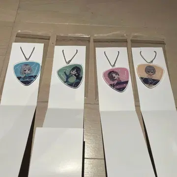 낱개 판매 불가) 걸즈 밴드 클라이 복권 메이트 피크형 아크릴 키링 4종