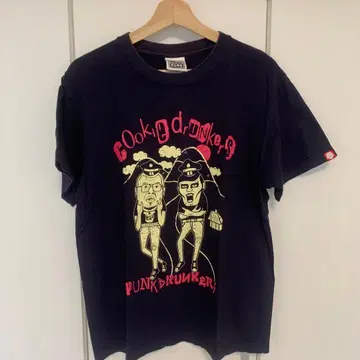 PUNK DRUNKERS 쿠키 티셔츠 네이비