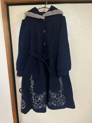 axes 롱 코트 자수 네이비 컬러 L 사이즈