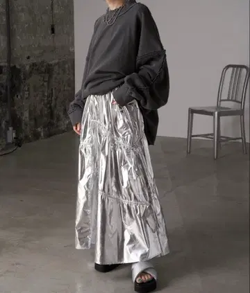 [ RAY CASSIN 레이 카즌 ] 피그먼트 절개 맨투맨