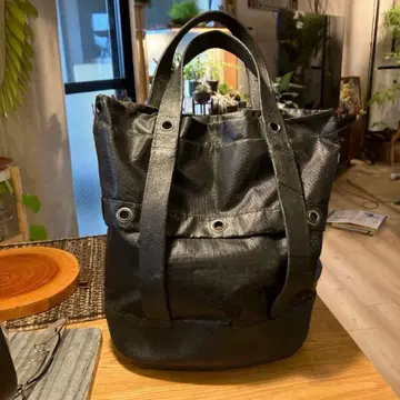 KAGARI YUSUKE 카가리유스케 핸드백 흑벽 가죽