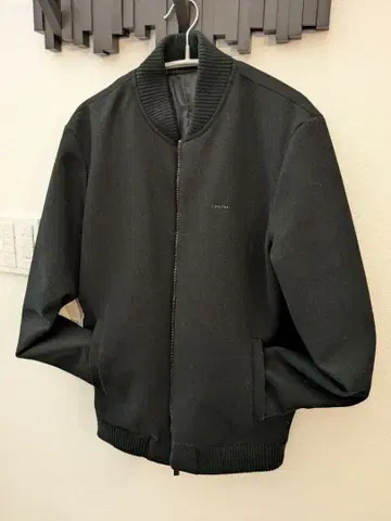 블랙 집업 점퍼