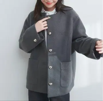 내추럴 꾸뛰르 하트 단추 포근한 소재 코트 자켓