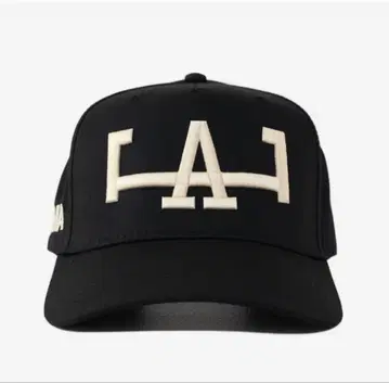 oMA LA 커브 브림 BLACK 로고(크림)