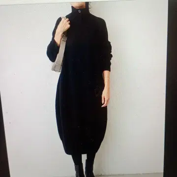 새상품 블랙 하이넥 롱 니트 원피스