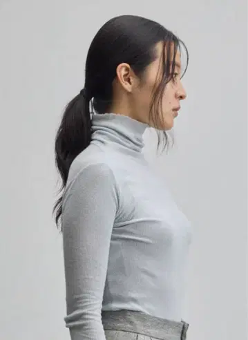 소에주 스카이블루 터틀넥 긴팔