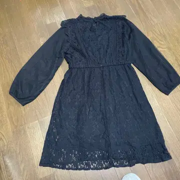 레이스 디자인 블랙 긴팔 원피스