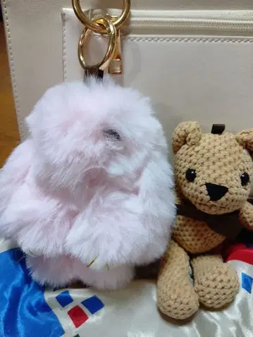 토끼 모양 키링과 곰 봉제 인형 세트