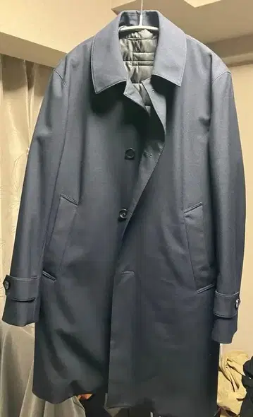 네이비 트렌치코트