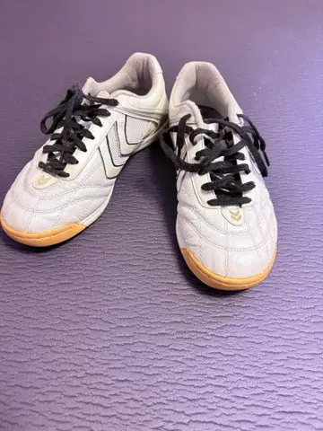 험멜 아피카레 풋살화 화이트 24cm