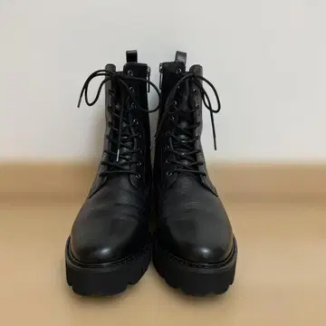 가죽 통굽 레이스업 부츠