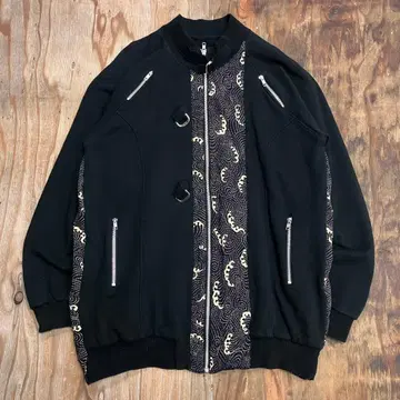 일본풍 패턴 기믹 트랙 자켓 맨투맨 절개 일본제 한자 카라쿠리타마시