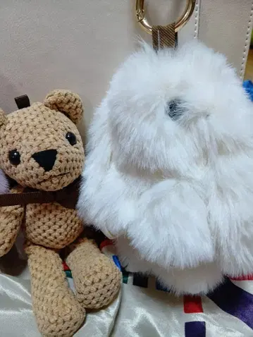 미사용 새상품 뜨개질 인형 곰과 퍼 키링 세트