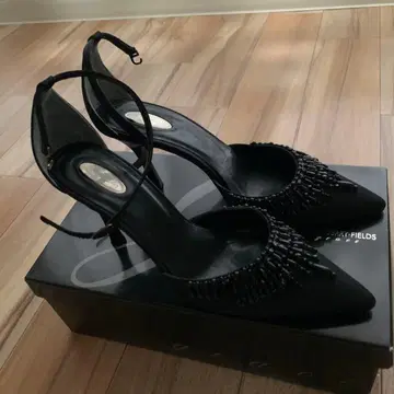 비즈 장식 앵클 스트랩 블랙 하이힐