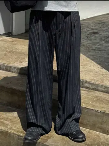 스트라이프 와이드 슬랙스 네이비