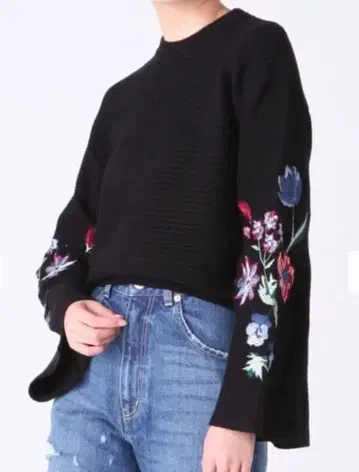 새상품 EVRES 에브리스 꽃무늬 자수 니트