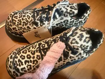 미사용 새상품 Dr.Martens BUZZ 5I 레오파드 슈즈 23cm