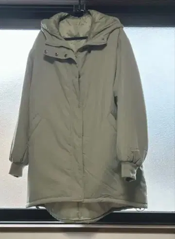 후드 부착 충전솜 몬스터 후드티 라이트 카키