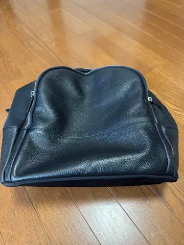 가죽과 나일론의 백팩