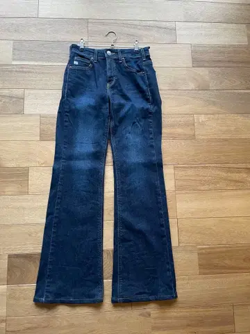 새상품급 썸씽 플레어 데님 팬츠 SKY31