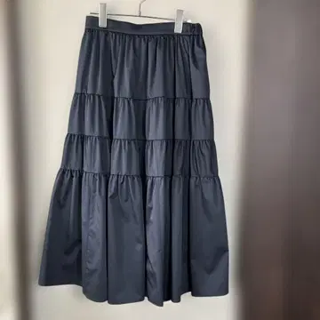 AVENIRE TOILE 티어드 플레어 스커트 38 다크 네이비