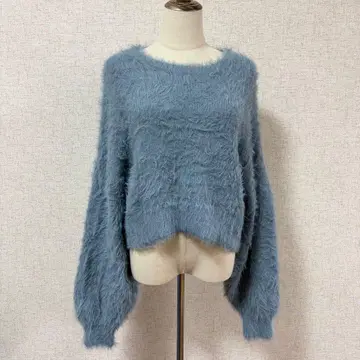 ALLUMETTE/블루 퍼 크롭 기장 복슬복슬 니트 L 사이즈