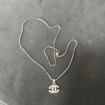 실버 로고 펜던트 목걸이