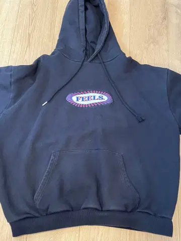 FEELS 로고 자수 우에스기 슈헤이 네이비