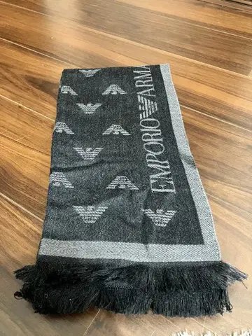 Emporio Armani 로고 머플러 블랙 엠포리오 아르마니