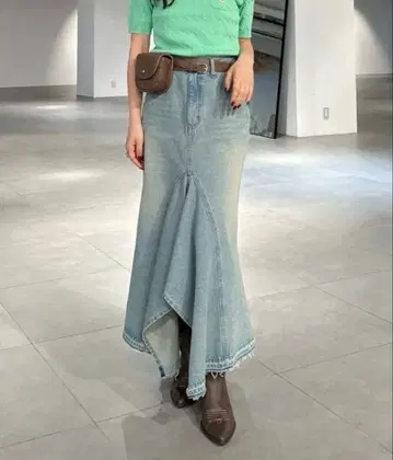 [ 택 포함 새상품 ] LILY BROWN 스위칭 머메이드 스커트