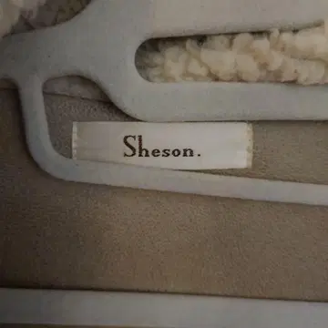 Sheson. 베이지 코트