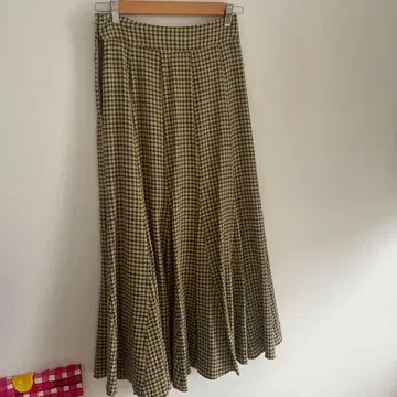 그린과 퍼플 체크 플레어 스커트