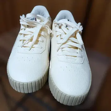 PUMA 화이트 레오파드 무늬 칼리나