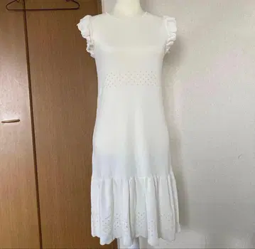 플리마켓 니트 원피스 S 화이트 프릴 소매 슬리브리스