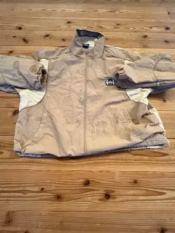FREAK'S STORE 특주 UMBRO 나일론 자켓 베이지