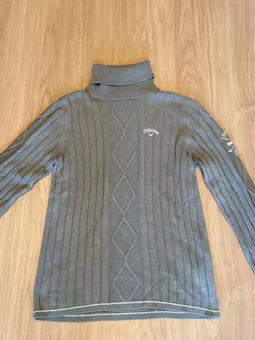 캘러웨이 그레이 터틀넥 스웨터