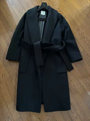 나노 유니버스 코트 블랙 새상품급 36 사이즈