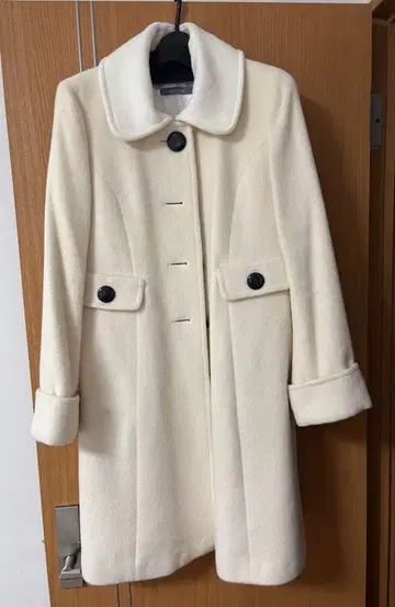 Oggi Club 화이트 롱 코트