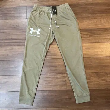 새상품 UNDER ARMOUR 조거 팬츠 스웨트 팬츠