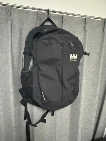 헬리 한센 블랙 백팩